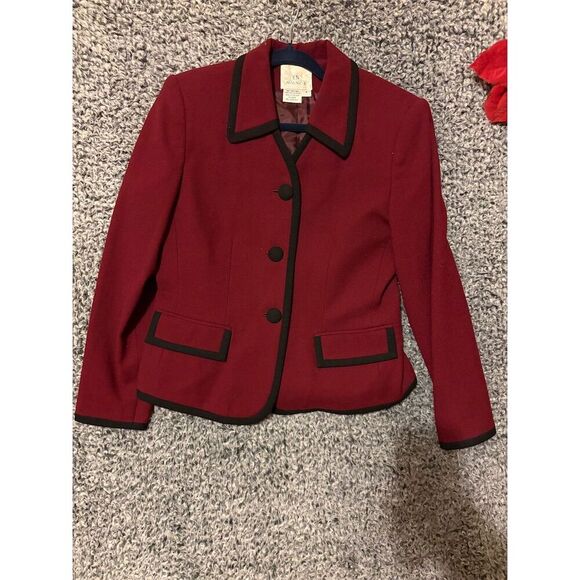 EN AVANCE Women's 2-Piece Skirt Suit Size 8 Burgundy Black Trim Formal - Picture 2 of 7